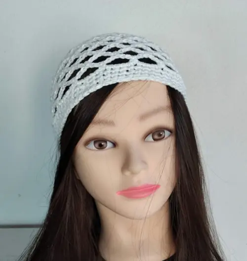 Gorro headpiece em crochê artesanal branco