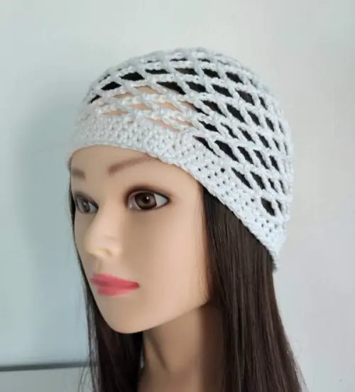Gorro headpiece em crochê artesanal branco
