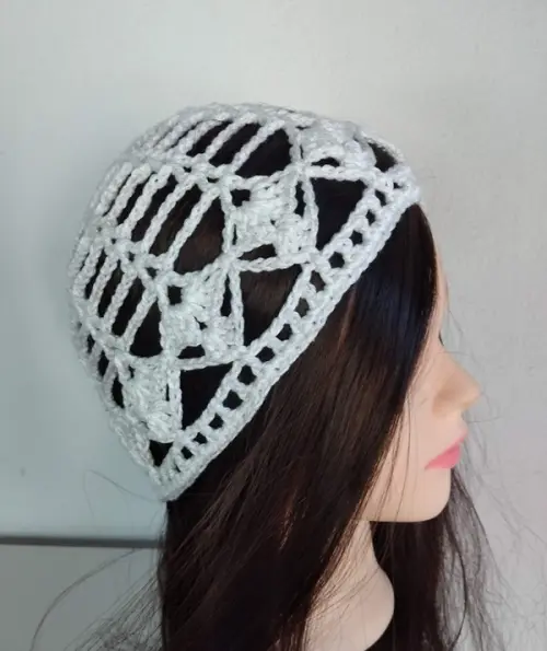 Gorro headpiece em crochê artesanal branco