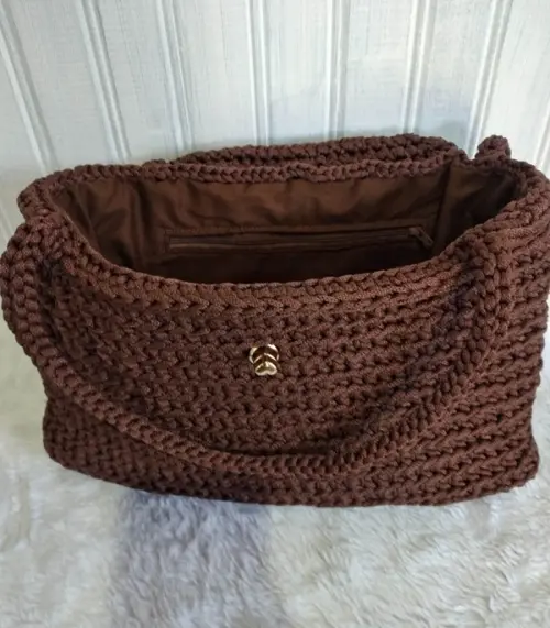 Bolsa de Crochê Personalizável com Fecho Dourado - Design Exclu