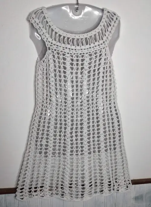 Saída de praia  vestido em crochê   - branca