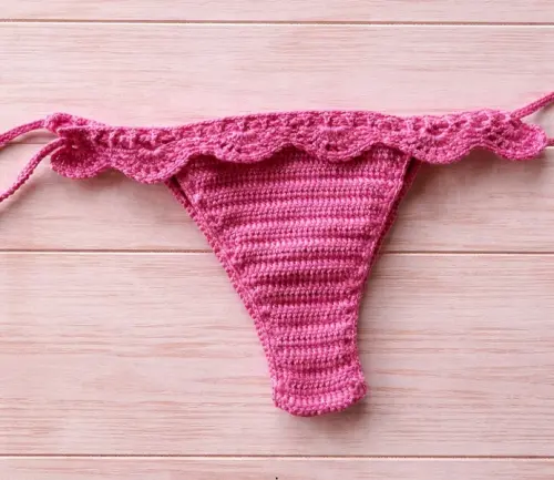 biquini de crochê com babadinho - pink
