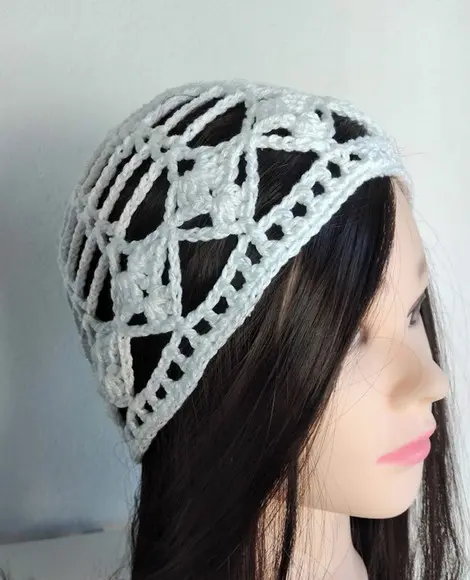Gorro Headpiece em Crochê Branco