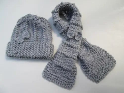 Cachecol e Gorro Infantil em Trico com Laço-  cor Cinza- feito à mão