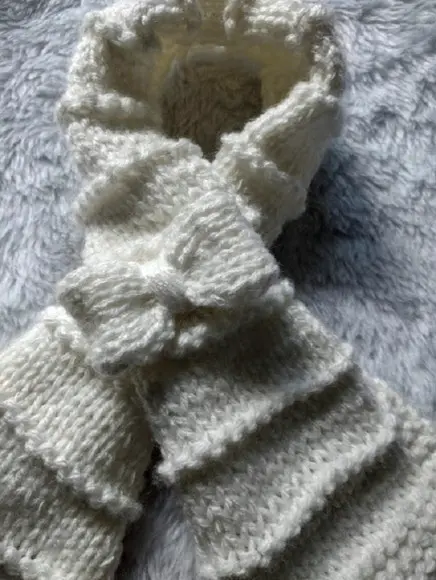 Cachecol infantil em tricô com laço - cor natural