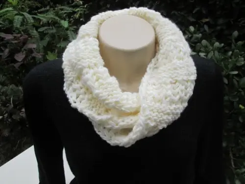 Cachecol Maxi Gola em Tricô -viena - Cru