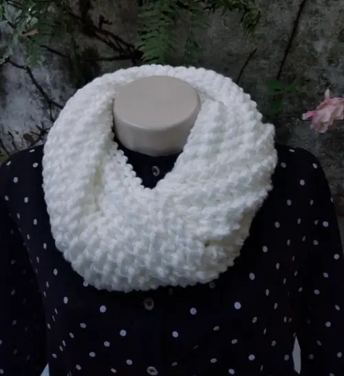 Conjunto Cachecol Maxi Gola e Gorro em Tricô - Branca