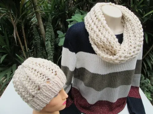 Conjunto Cachecol Maxi Gola e Gorro em Tricô- Off White