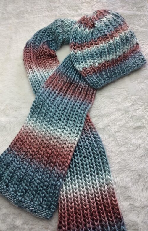 Gorro e cachecol em tricô artesanal feminino adulto