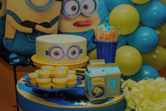 Latinhas Adesivadas Minions