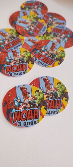 Tag Avengers Circular com Furo - 30 Unidades