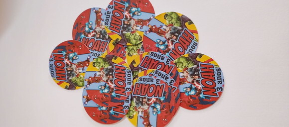 Tag Avengers Circular com Furo - 30 Unidades