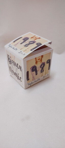Caixa Cubo. - Taylor Swift