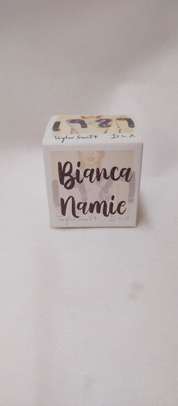 Caixa Cubo. - Taylor Swift