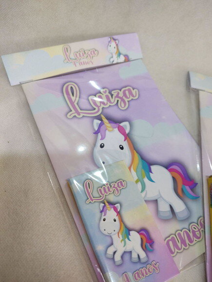 Kit Livro de Colorir e Giz Unicórnio
