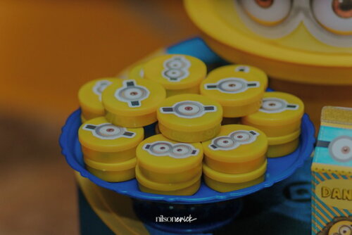 Latinhas Adesivadas Minions