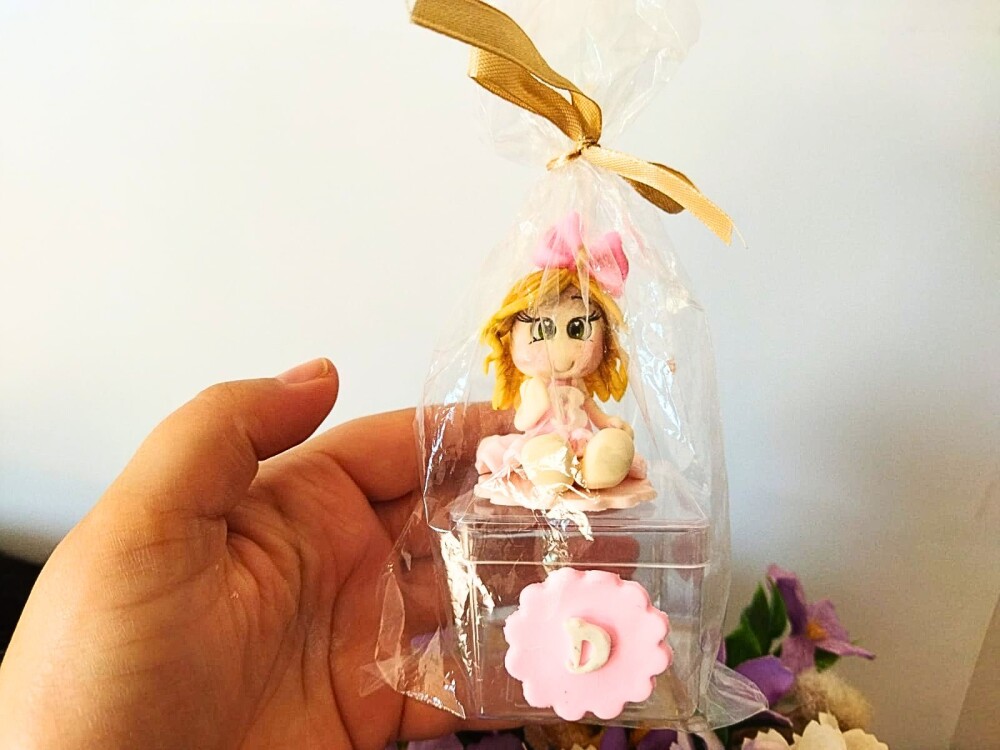 5 caixinhas de luxo barbie biscuit com boneca e inicial personali