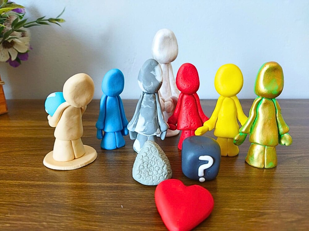 kit bonecos constelação familiar de biscuit sentimentos 10 peç