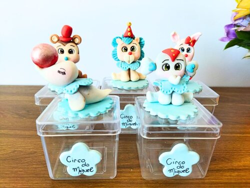 10 caixinhas luxo menino tema circo em biscuit para aniversário