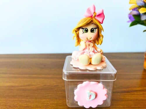 5 caixinhas de luxo barbie biscuit com boneca e inicial personali