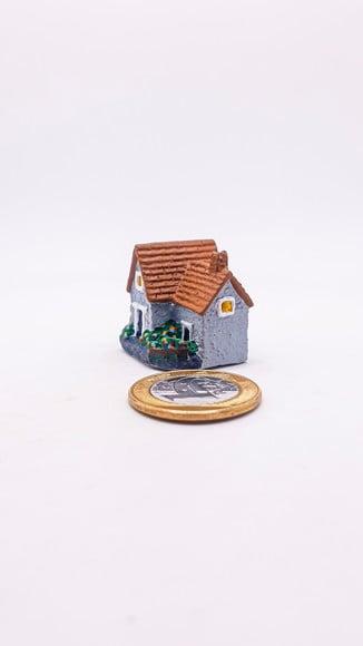 Casinha com Jardim Miniatura M647Q