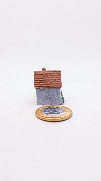 Casinha com Jardim Miniatura M647Q