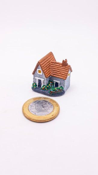 Casinha com Jardim Miniatura M647Q