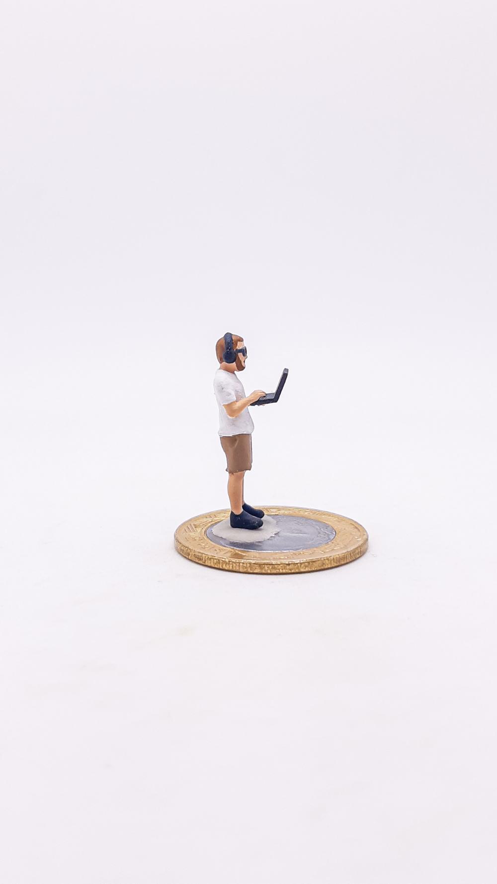 Homem com Computador Miniatura M1121A