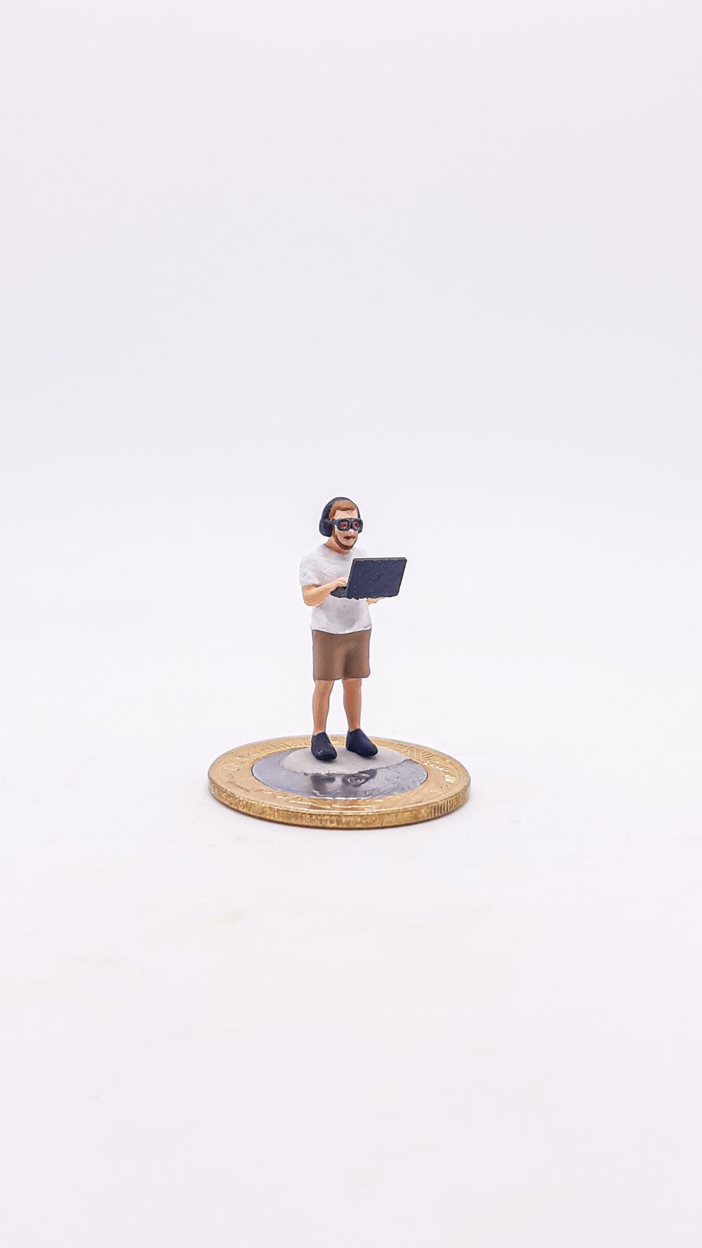 Homem com Computador Miniatura M1121A