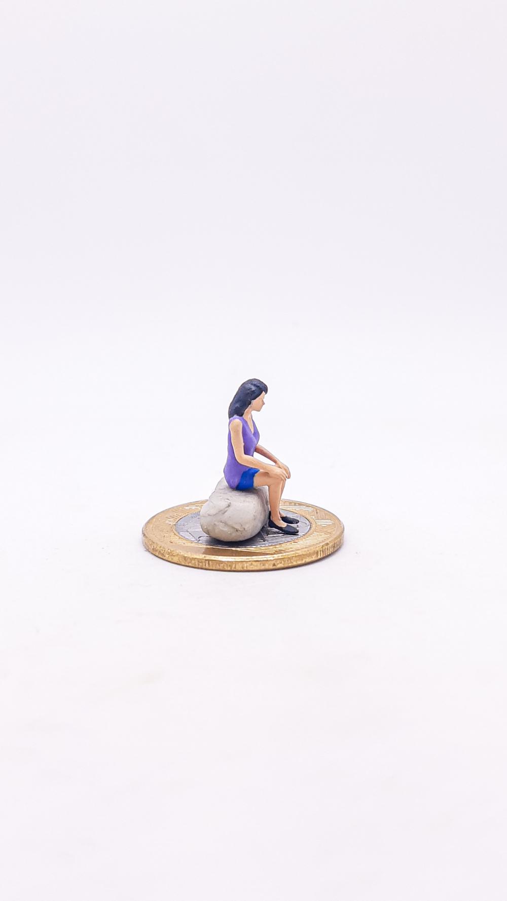 Mulher Sentada Miniatura M161