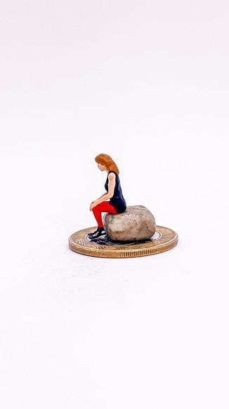 Mulher Sentada Miniatura M161A