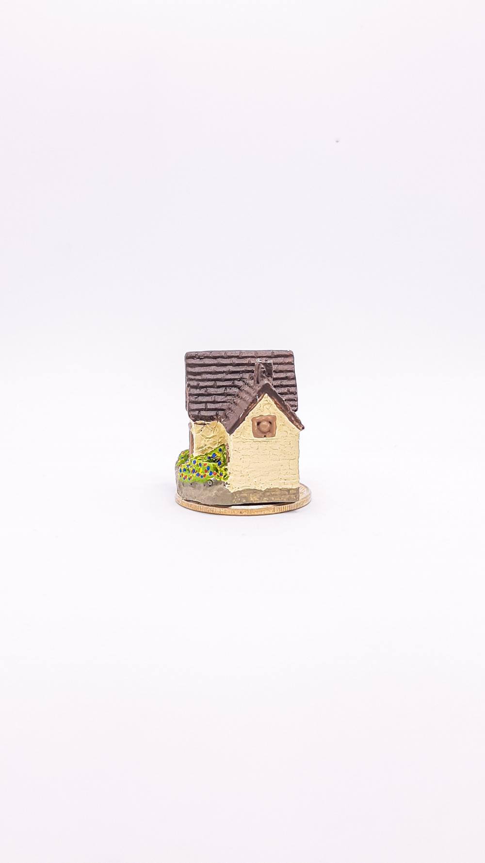 Casinha com Jardim Miniatura M647C