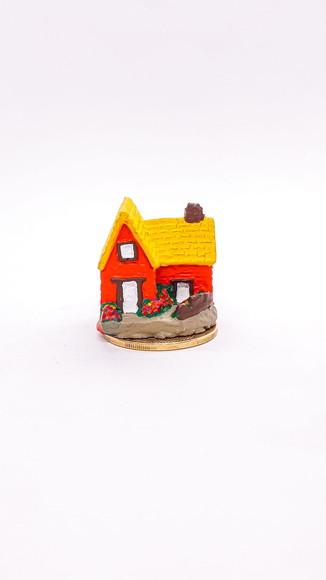 Casinha com Jardim Miniatura M647L