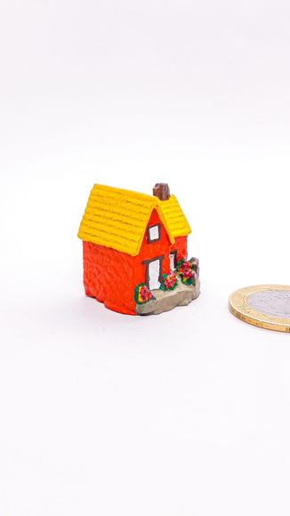 Casinha com Jardim Miniatura M647L