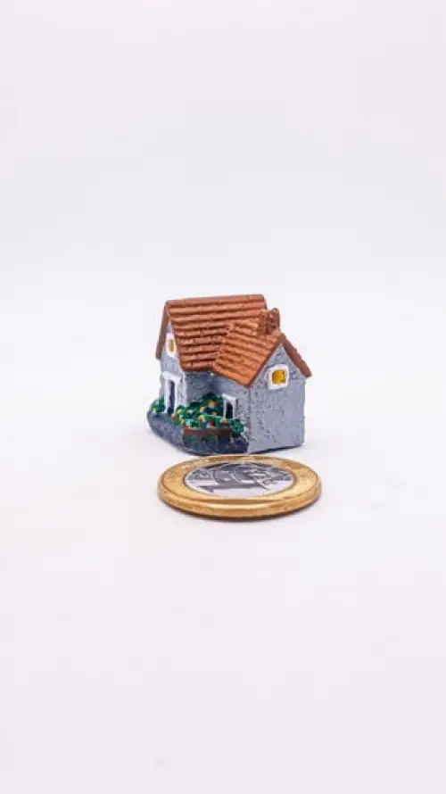 Casinha com Jardim Miniatura M647Q