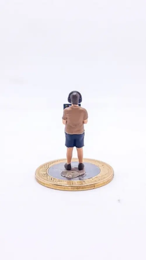Homem com Computador Miniatura M1121
