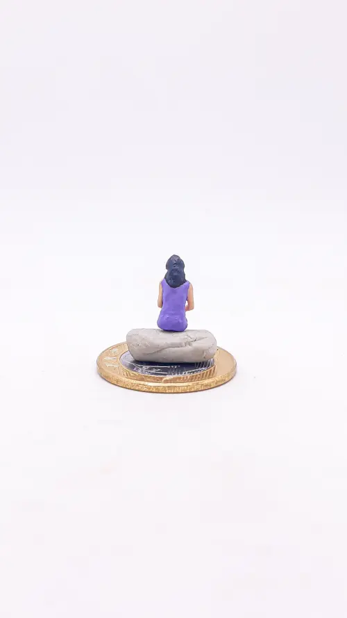 Mulher Sentada Miniatura M161
