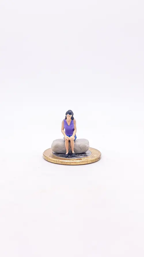 Mulher Sentada Miniatura M161