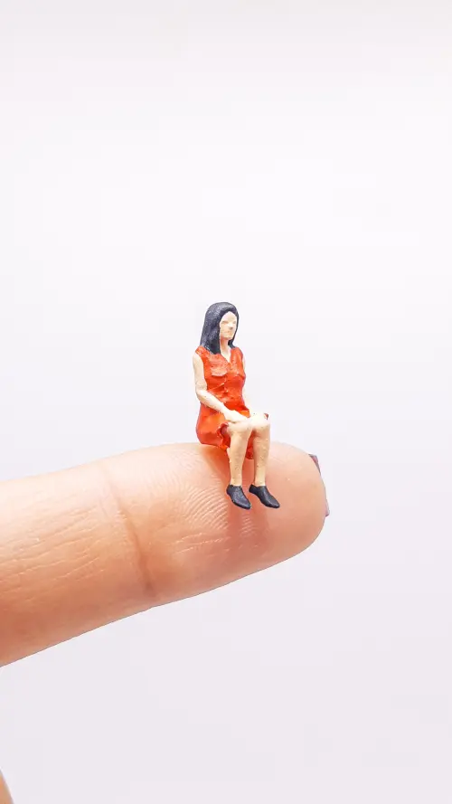 Mulher Sentada Miniatura M434A