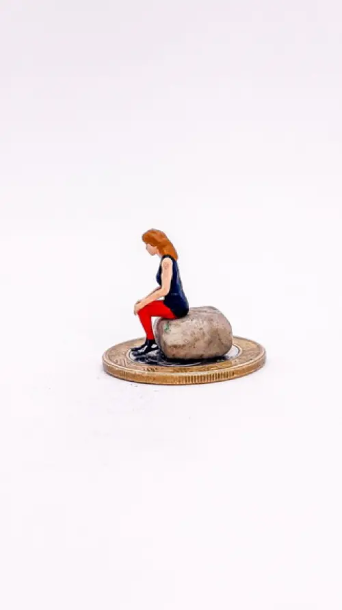 Mulher Sentada Miniatura M161A