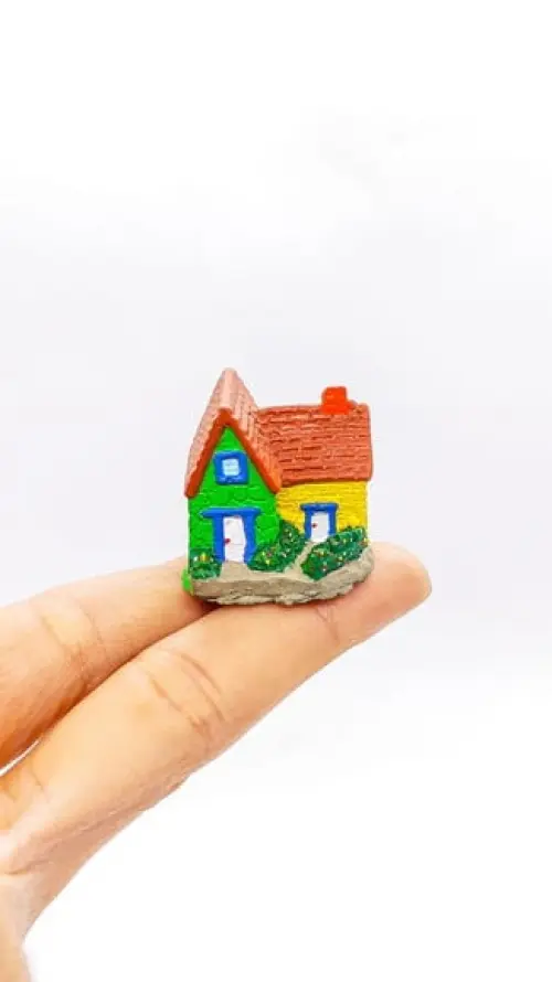 Casinha com Jardim Miniatura M647G