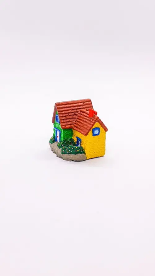 Casinha com Jardim Miniatura M647G