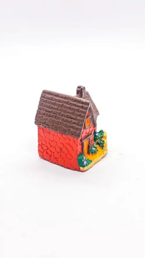 Casinha com Jardim Miniatura M647H