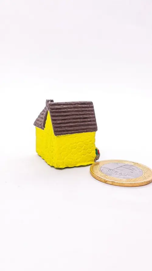 Casinha com Jardim Miniatura M647i