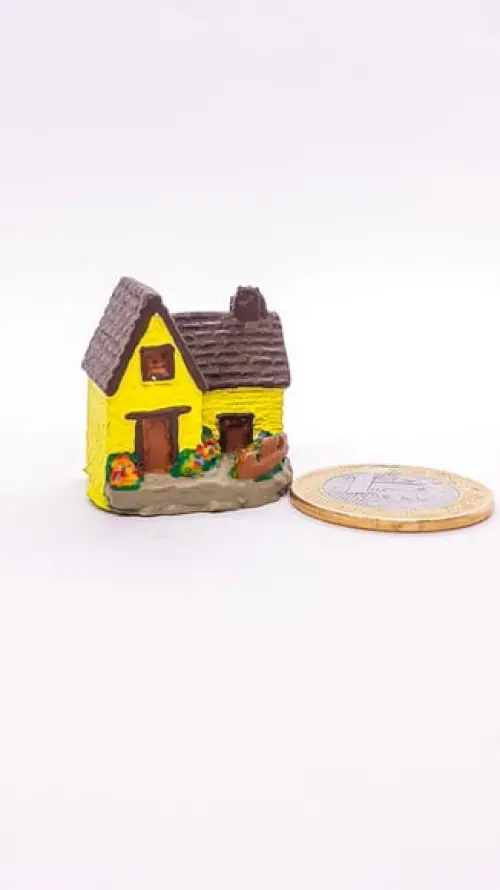 Casinha com Jardim Miniatura M647i