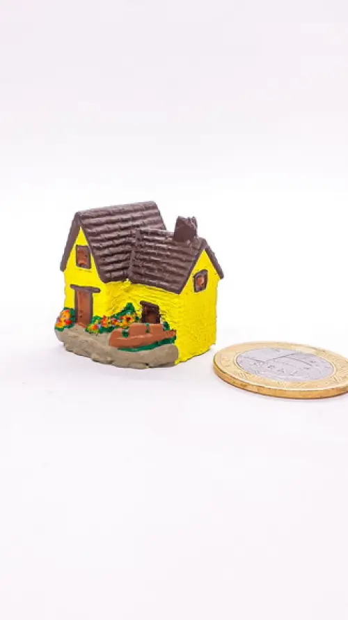 Casinha com Jardim Miniatura M647i