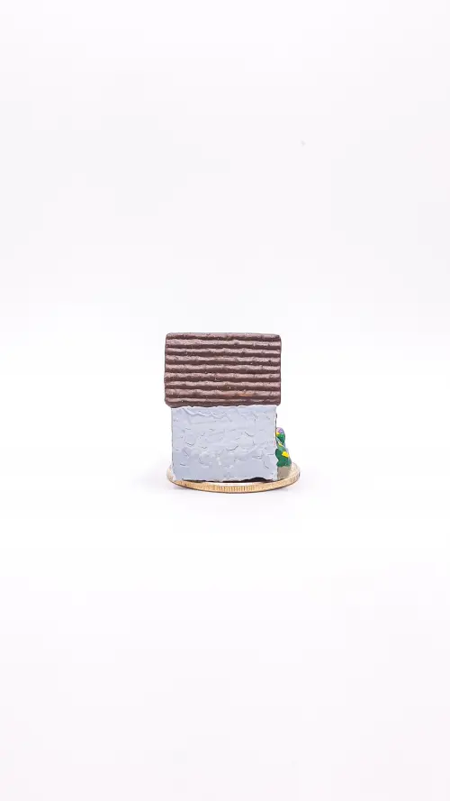 Casinha com Jardim Miniatura M647K