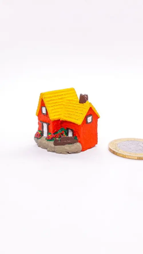 Casinha com Jardim Miniatura M647L