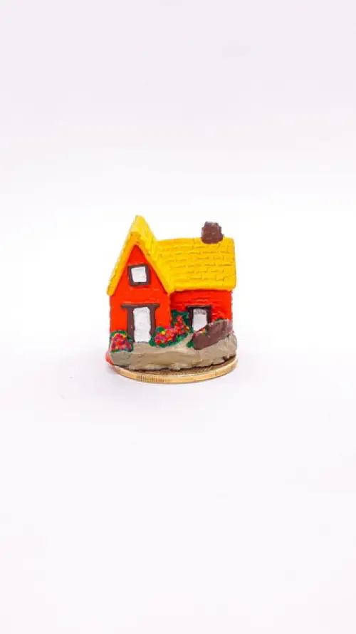 Casinha com Jardim Miniatura M647L