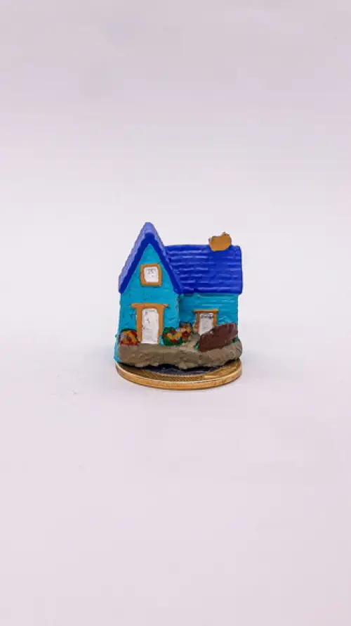 Casinha com Jardim Miniatura M647N